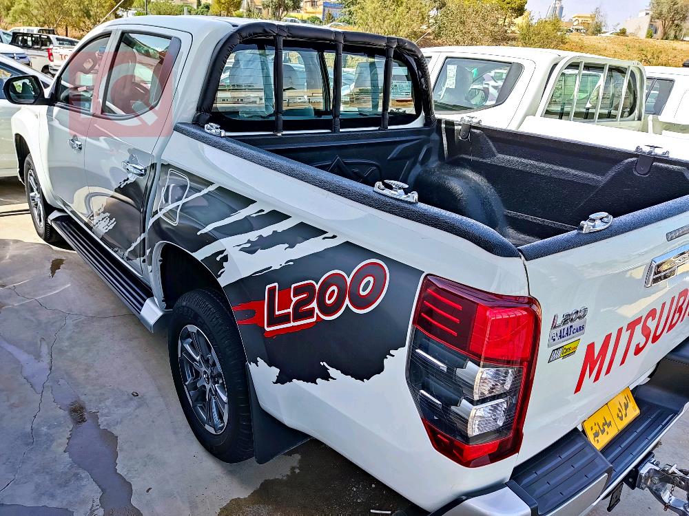 میتسوبیشی L200
